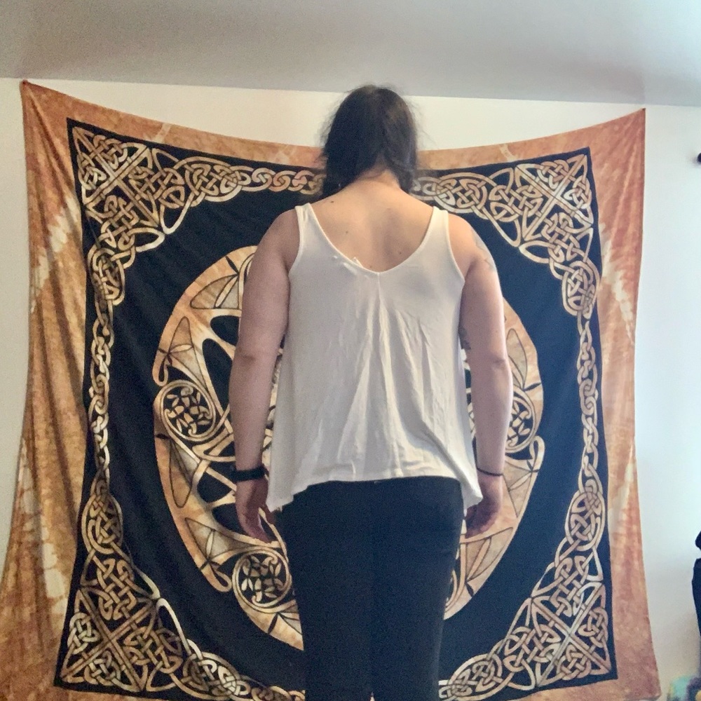 🚩American Rag Embroidered Tank - Picture 4 of 5